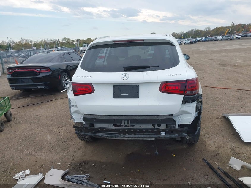 2022 Mercedes-Benz Glc 300 4Matic Suv VIN: W1N0G8EB0NG117802 Lot: 43597407