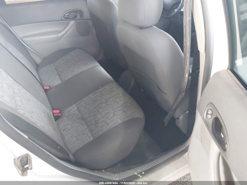 2005 Ford Focus Zx4 VIN: 1FAFP34N65W162853 Lot: 43597454