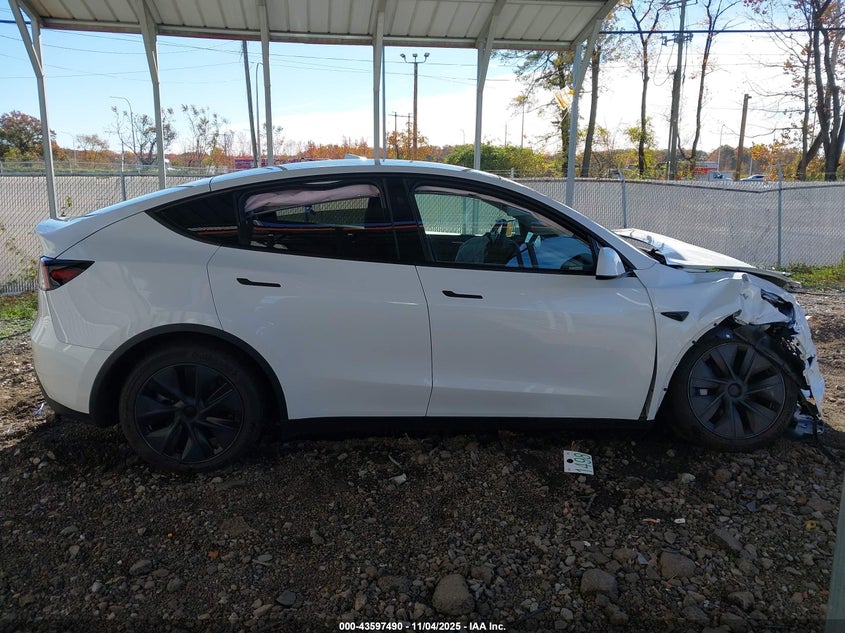 2024 Tesla Model Y Long Range Dual Motor All-Wheel Drive VIN: 7SAYGDEE6RF186297 Lot: 43597490