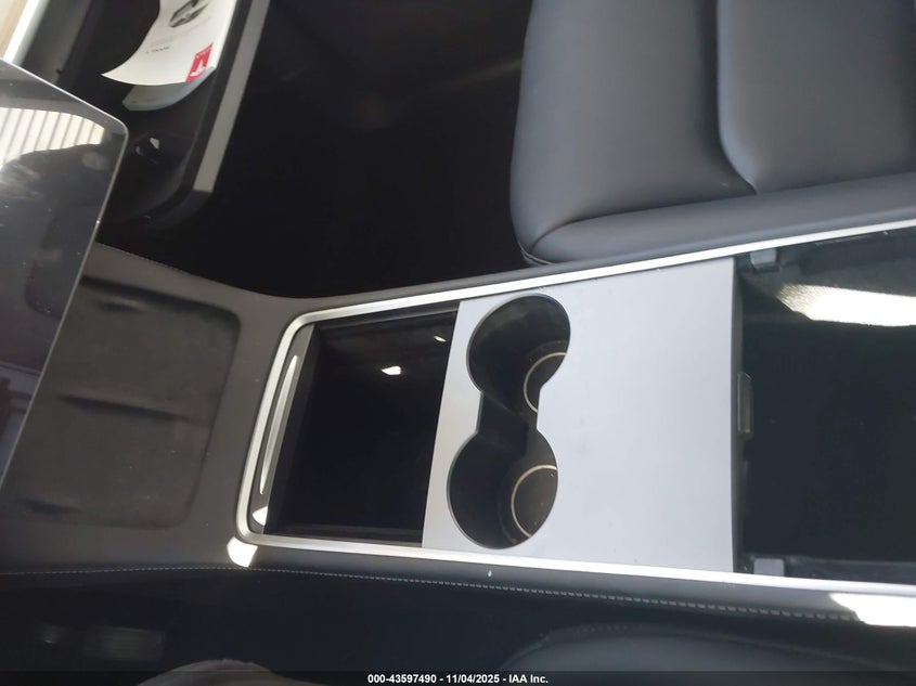 2024 Tesla Model Y Long Range Dual Motor All-Wheel Drive VIN: 7SAYGDEE6RF186297 Lot: 43597490