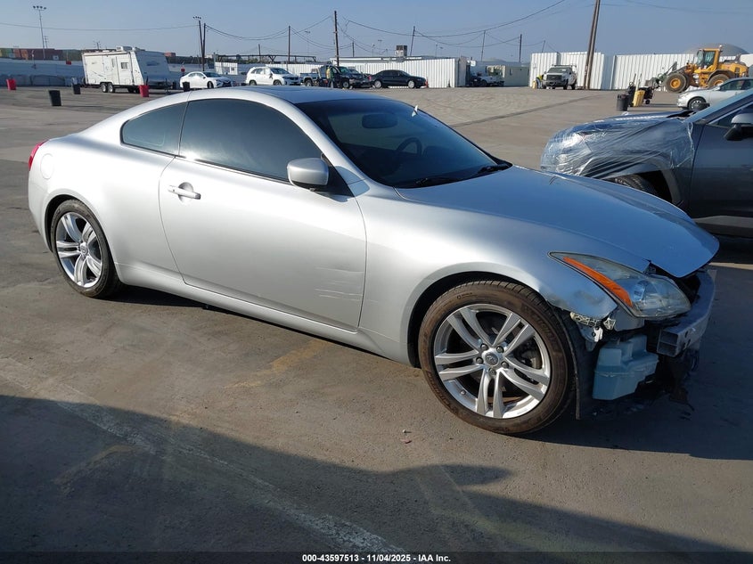 INFINITI G37 JOURNEY