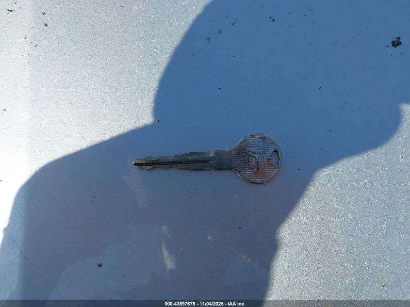 2001 Mazda 626 Es V6/Lx V6 VIN: 1YVGF22D815201913 Lot: 43597675