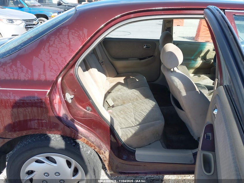 2001 Mazda 626 Es V6/Lx V6 VIN: 1YVGF22D815201913 Lot: 43597675