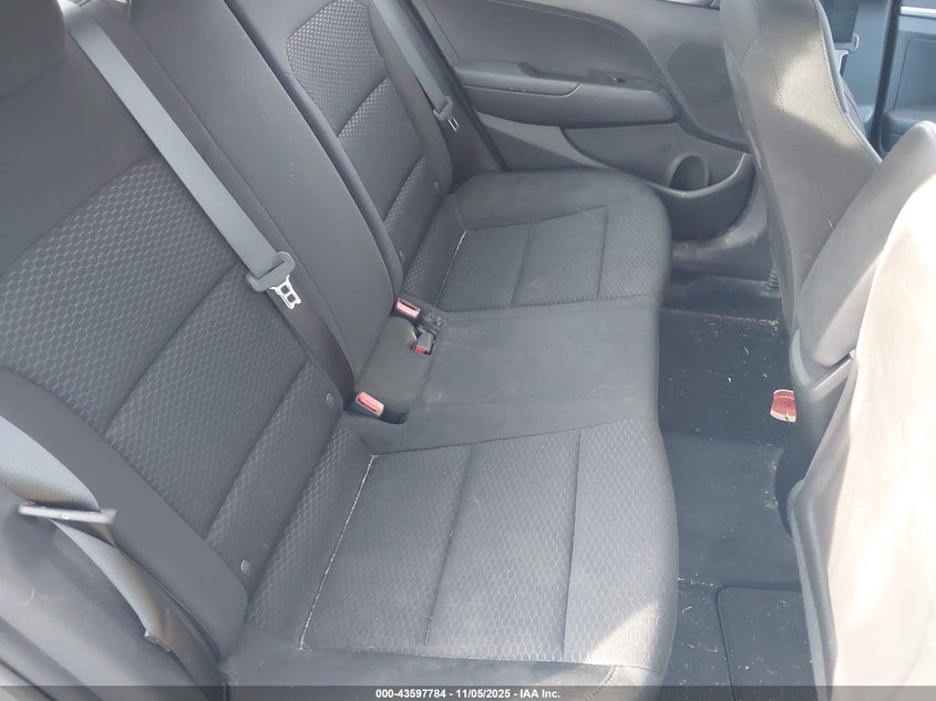 2020 HYUNDAI ELANTRA SE KMHD74LF5LU950805
