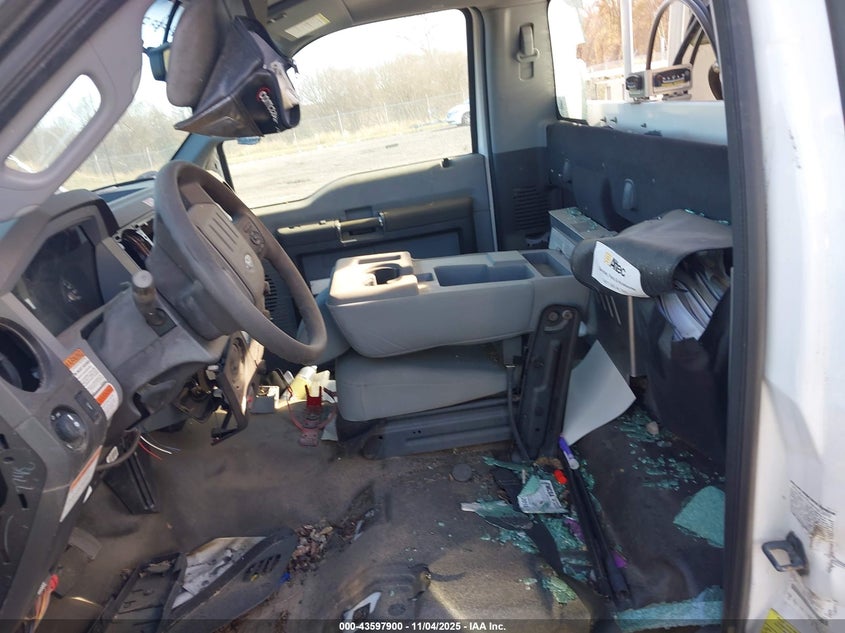 2016 Ford F-450 Chassis Xl VIN: 1FDUF4GT1GED32643 Lot: 43597900