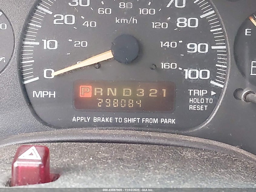 2002 Chevrolet Express VIN: 1GNFG15M621148116 Lot: 43597905