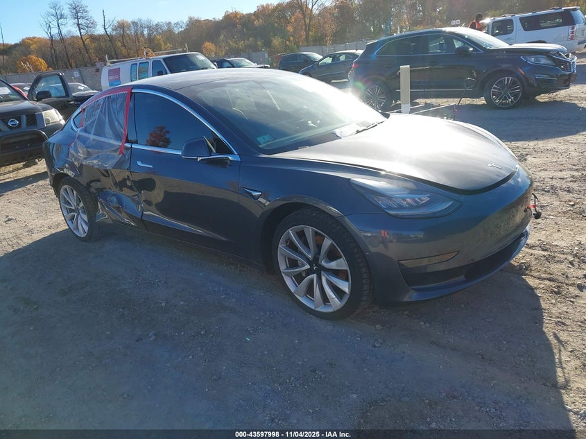 2018 TESLA MODEL 3 LONG RANGE/MID RANGE - 5YJ3E1EA7JF042433