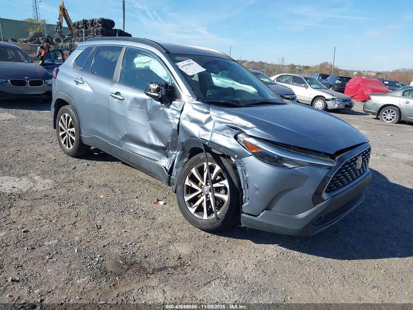 2022 TOYOTA COROLLA CROSS XLE - 7MUDAABG9NV024872