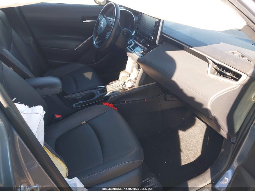 2022 TOYOTA COROLLA CROSS XLE - 7MUDAABG9NV024872