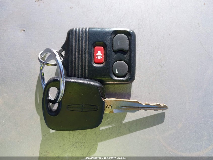 1998 Lincoln Navigator VIN: 5LMPU28L9WLJ13815 Lot: 43598270