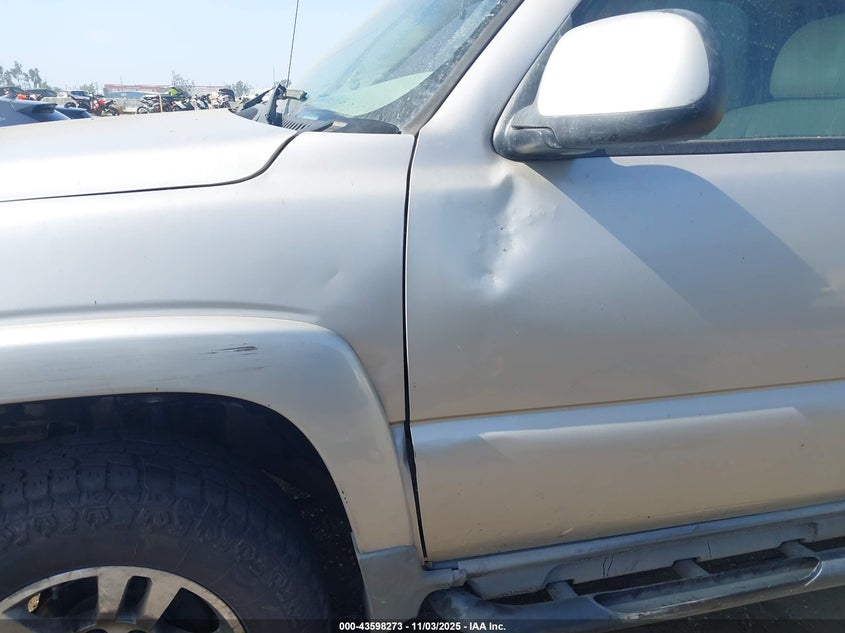 2005 Chevrolet Tahoe Z71 VIN: 1GNEK13T25R203803 Lot: 43598273