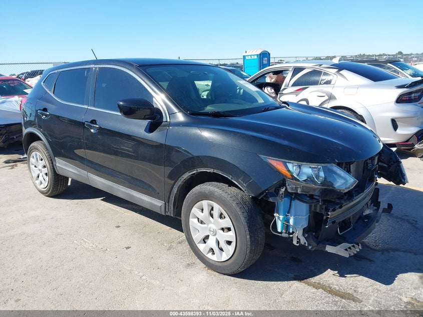 NISSAN ROGUE SPORT S