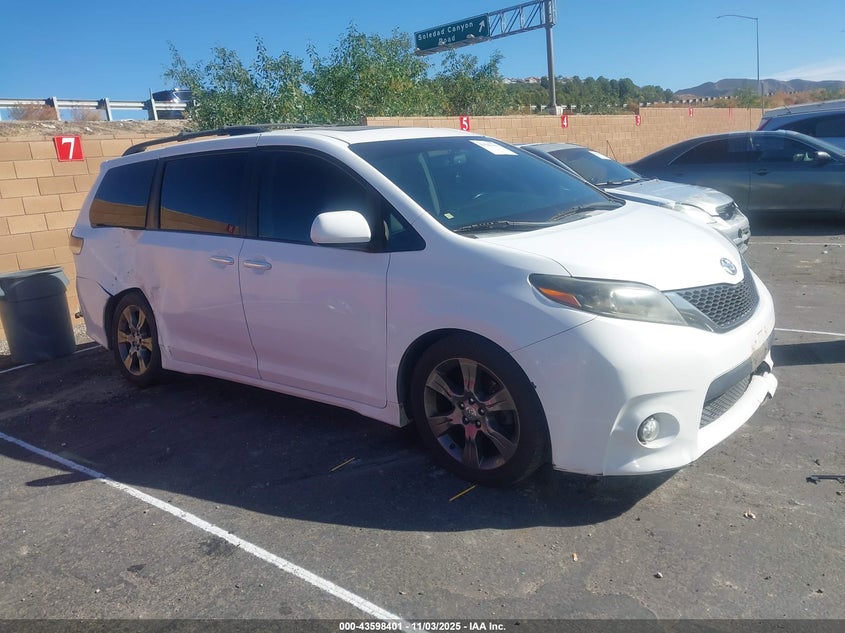 2015 TOYOTA SIENNA SE 8 PASSENGER - 5TDXK3DC3FS669576