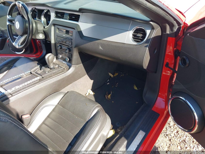 2013 Ford Mustang V6 Premium VIN: 1ZVBP8EM1D5236659 Lot: 43598554