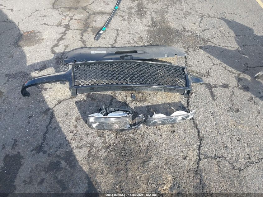 2005 Chevrolet Tahoe Ls VIN: 1GNEK13T75R220452 Lot: 43598556