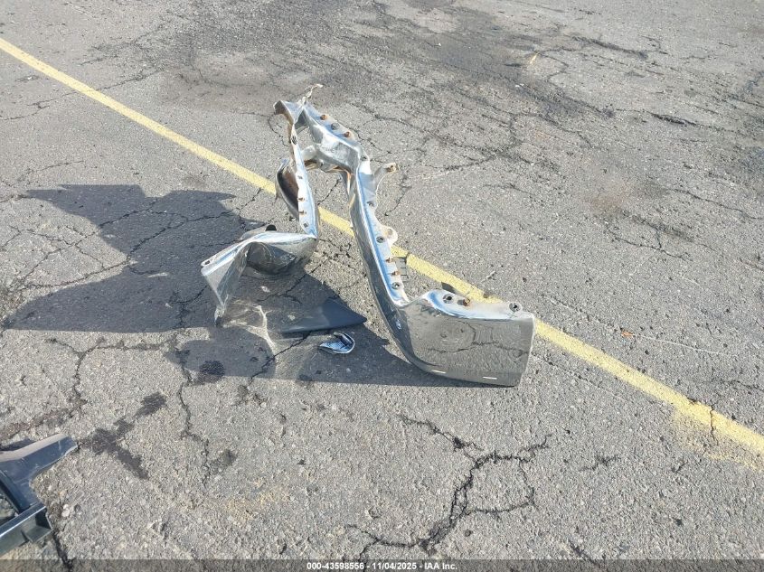 2005 Chevrolet Tahoe Ls VIN: 1GNEK13T75R220452 Lot: 43598556