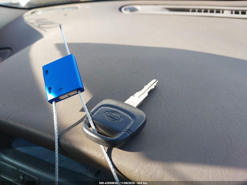 2001 Nissan Maxima Gle VIN: JN1CA31DX1T604610 Lot: 43598638