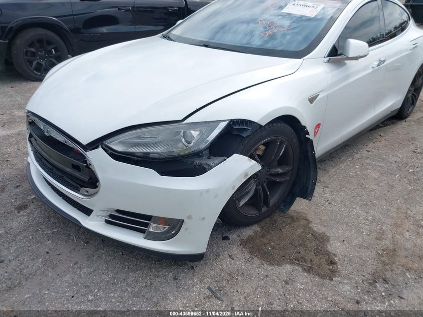 2013 Tesla Model S VIN: 5YJSA1DN3DFP13788 Lot: 43598652