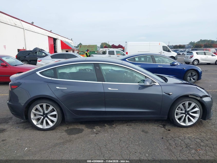 2019 Tesla Model 3 Long Range/Performance VIN: 5YJ3E1EBXKF453481 Lot: 43598685