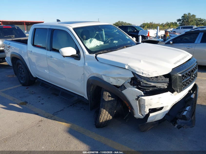 NISSAN FRONTIER PRO-X 4X2