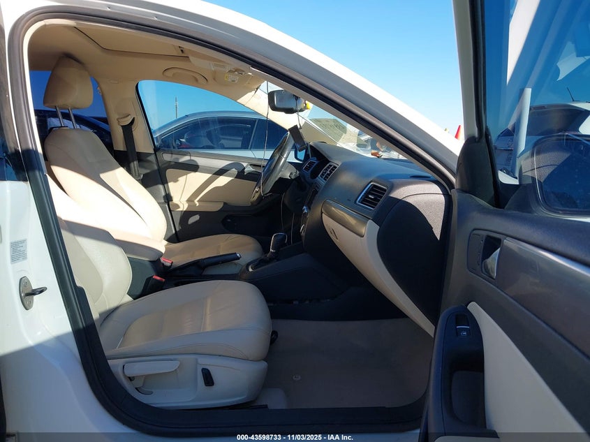 2013 VOLKSWAGEN JETTA 2.0L TDI - 3VWLL7AJ3DM375580