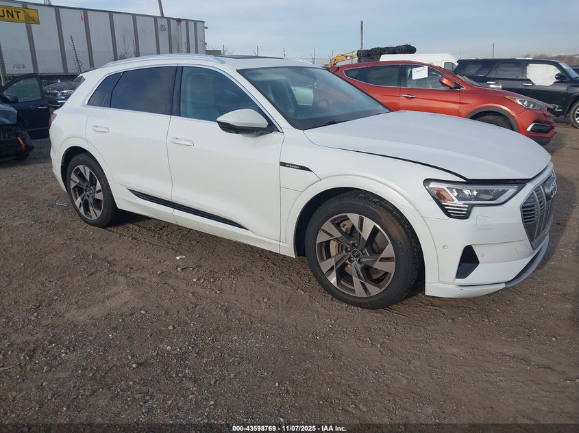 2021 AUDI E-TRON PREMIUM PLUS QUATTRO - WA1LAAGE6MB022462