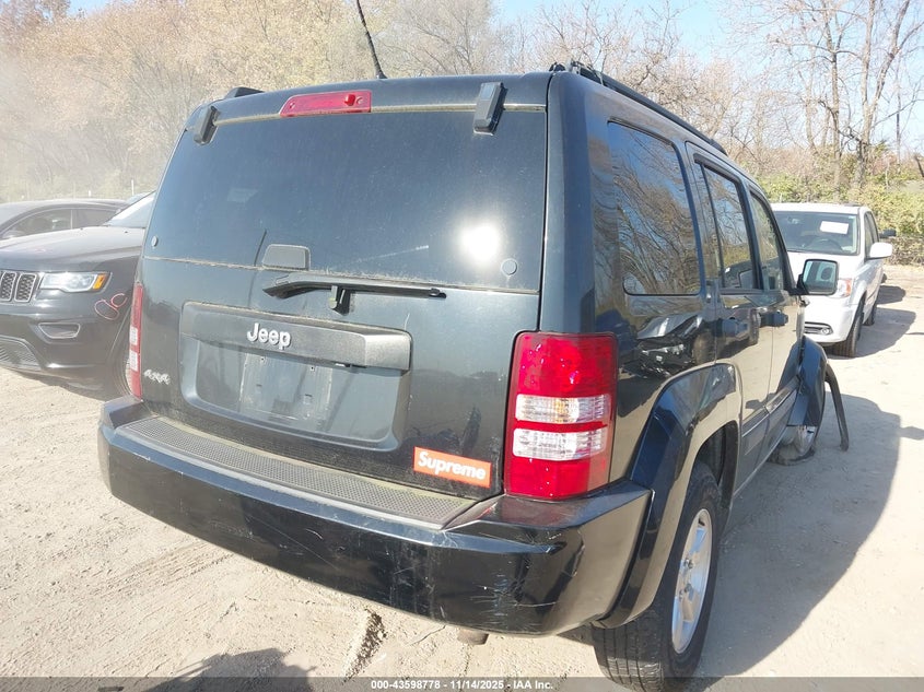 1C4PJMAK8CW124487 2012 JEEP LIBERTY (NORTH AMERICA) photo no. 4