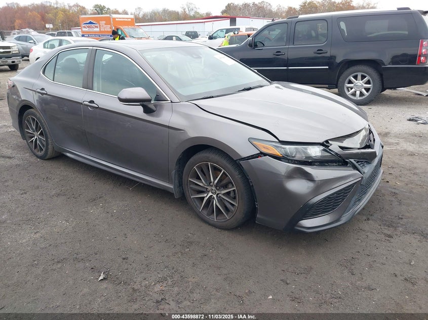 TOYOTA CAMRY SE AWD