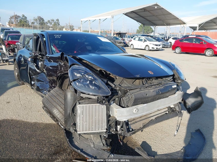 2022 PORSCHE PANAMERA GTS - WP0AG2A70NL135363
