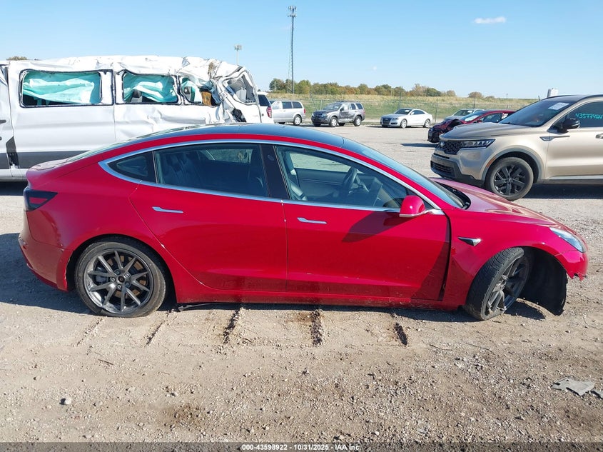 2019 Tesla Model 3 Long Range/Performance VIN: 5YJ3E1EB6KF440520 Lot: 43598922