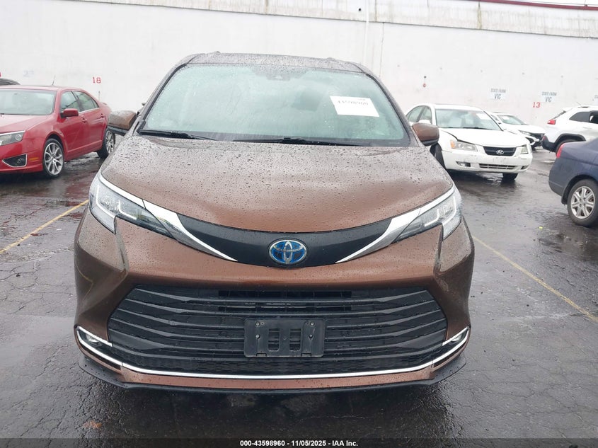 2021 TOYOTA SIENNA XLE 5TDJRKEC6MS020054