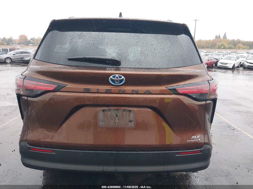 2021 TOYOTA SIENNA XLE 5TDJRKEC6MS020054