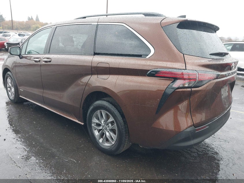 2021 TOYOTA SIENNA XLE 5TDJRKEC6MS020054