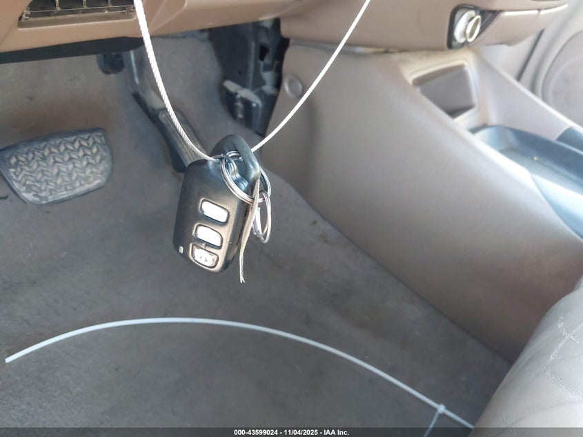 2003 Toyota Sequoia Sr5 V8 VIN: 5TDZT34A93S167767 Lot: 43599024