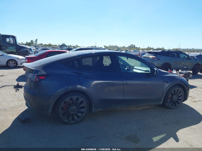 2024 Tesla Model Y Performance Dual Motor All-Wheel Drive VIN: 7SAYGDEF2RA311205 Lot: 43599036
