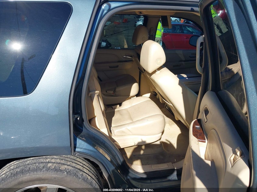 2008 Cadillac Escalade Standard VIN: 1GYEC638X8R182437 Lot: 43599082