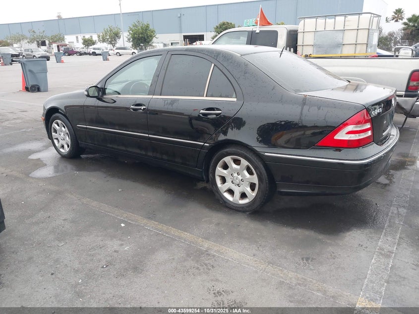WDBRF81J95F702929 2005 MERCEDES-BENZ C-KLASSE photo no. 3