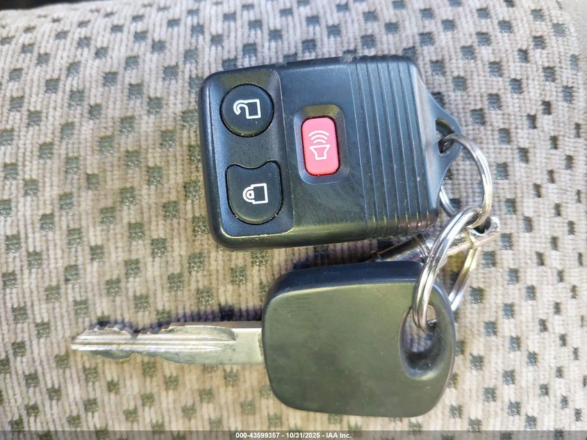 2002 Ford F-150 Lariat/Xlt VIN: 1FTRW07642KD38282 Lot: 43599357