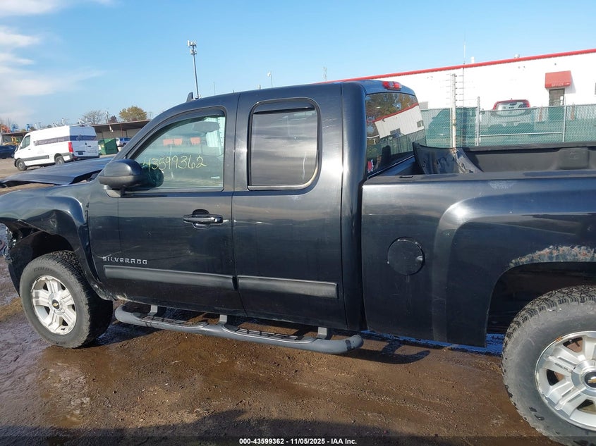 2013 CHEVROLET SILVERADO 1500 LT - 1GCRKSE79DZ114745