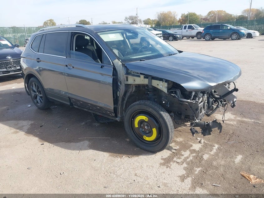 VOLKSWAGEN TIGUAN 2.0T SE