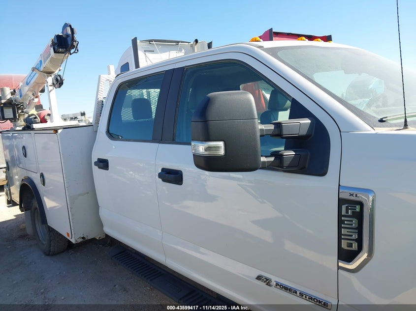 2019 Ford F-350 Chassis Xl VIN: 1FD8W3HT9KED72956 Lot: 43599417