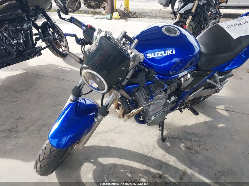 JS1GN7AAX12100851 2001 SUZUKI GS photo no. 2