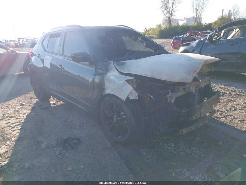 NISSAN KICKS SR XTRONIC CVT