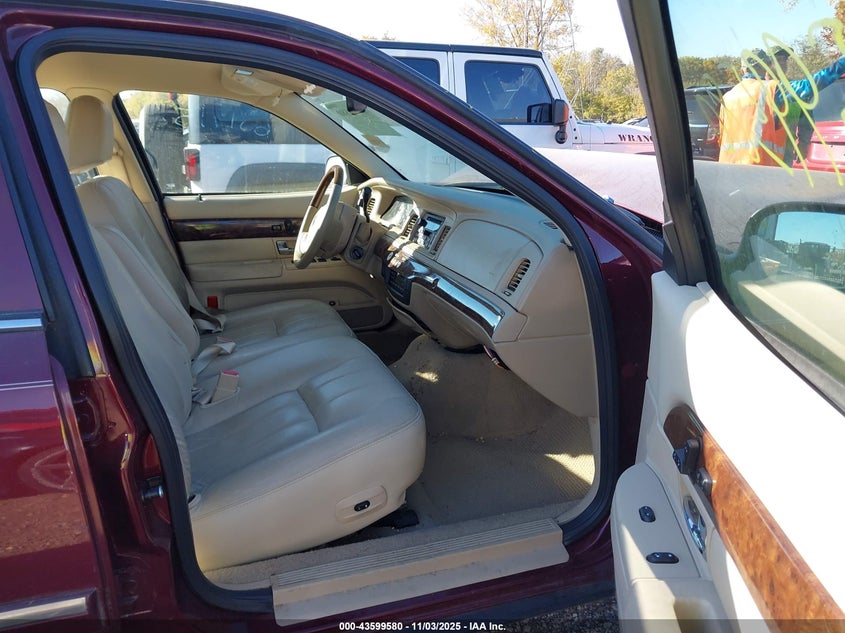 2MEHM75V77X631715 2007 MERCURY GRAND MARQUIS photo no. 5