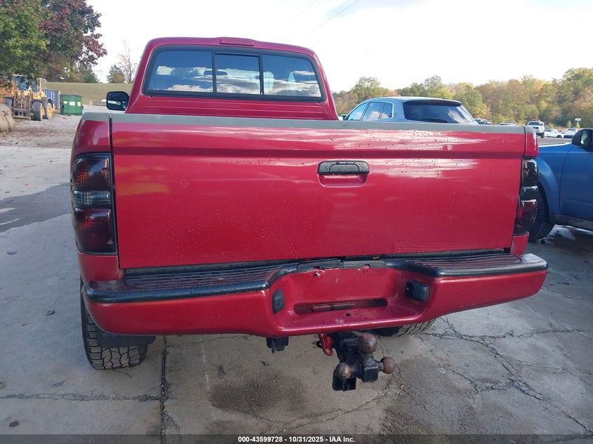 5TEWN72N32Z008822 2002 TOYOTA TACOMA photo no. 16