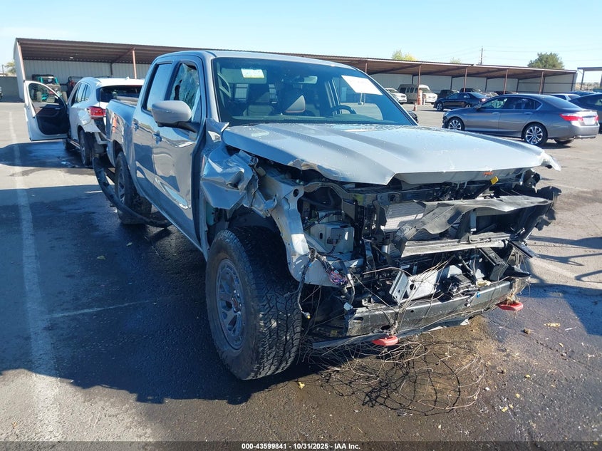 NISSAN FRONTIER PRO-4X 4X4