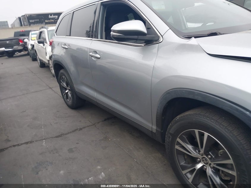 2019 TOYOTA HIGHLANDER LE - 5TDZARFHXKS061006
