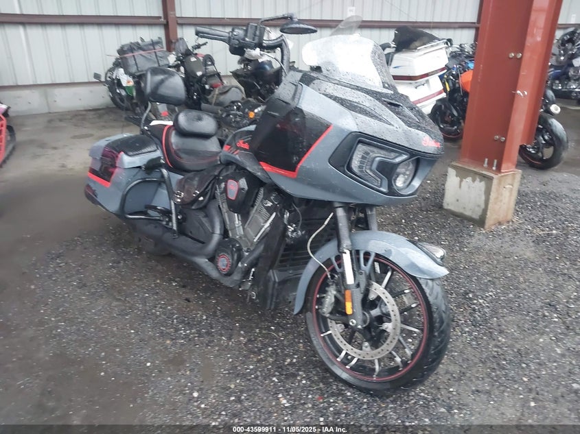 2022 INDIAN MOTORCYCLE CO. CHALLENGER ELITE/JACK DANIEL'S LIMITED EDITION - 56KLCERR6N3407050