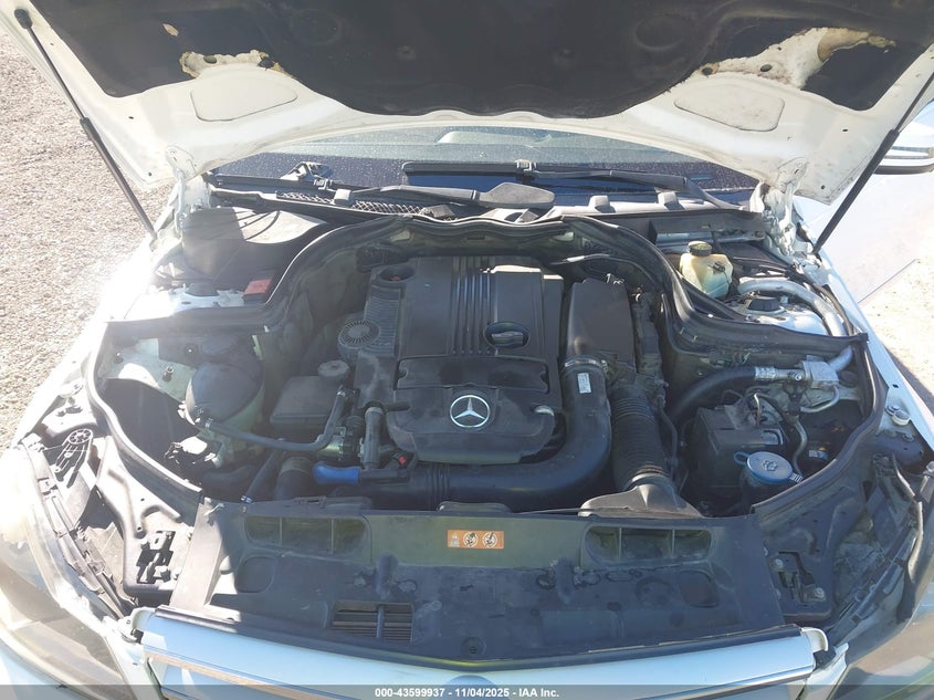 2013 MERCEDES-BENZ C 250 SPORT - WDDGF4HB6DR270836