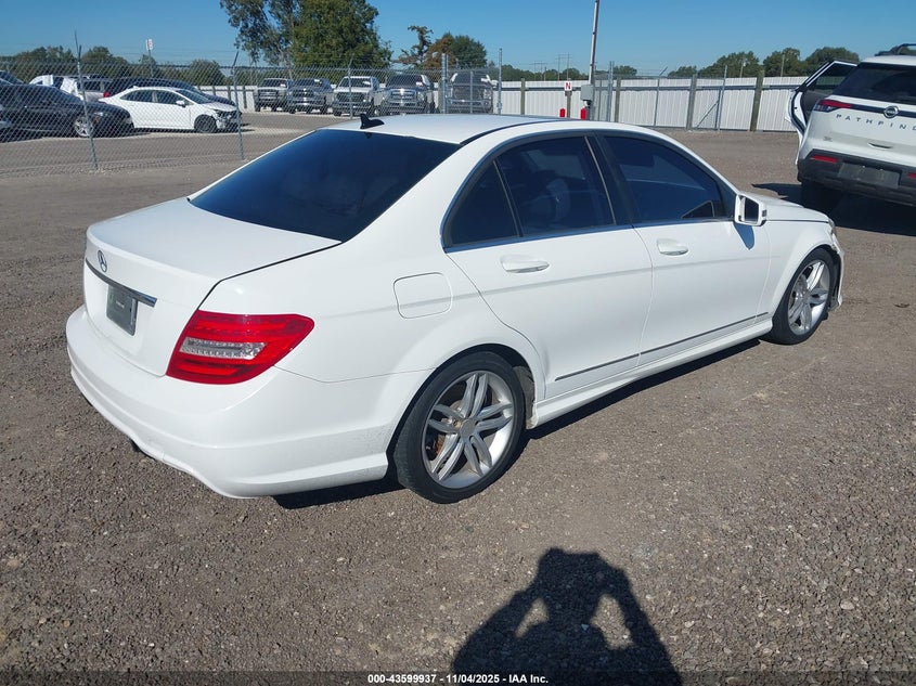 2013 MERCEDES-BENZ C 250 SPORT - WDDGF4HB6DR270836